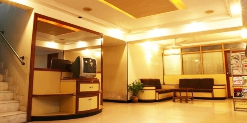 Hotel Prudent Vadodara Dış mekan fotoğraf